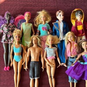 Barbie Diverse Doll Set with Vibrant Outfits 10 dolls!!